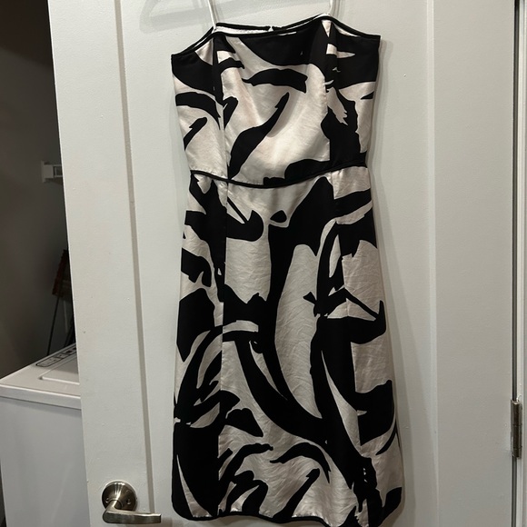 Ann Taylor Dresses & Skirts - Ann Taylor Strapless Black and Cream Dress